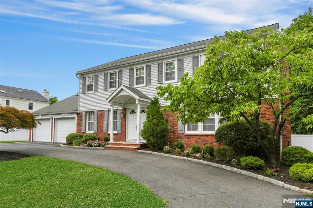 56 O Shaughnessy Lane Closter, NJ 07624