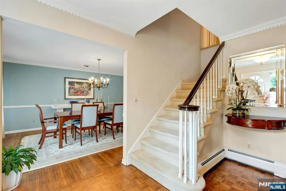 56 O Shaughnessy Lane Closter, NJ 07624