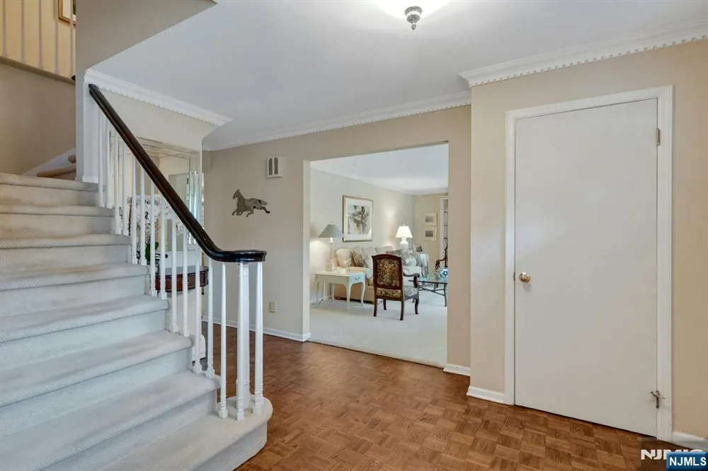 56 O Shaughnessy Lane Closter, NJ 07624