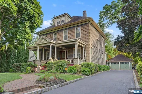 11 Willow Street