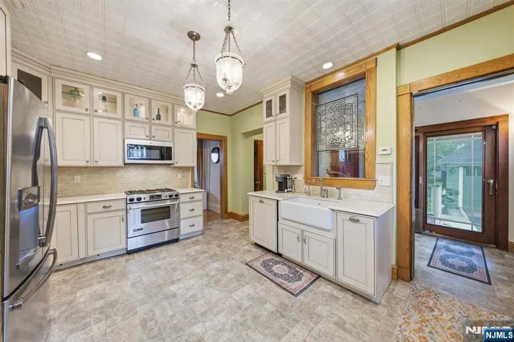 11 Willow Street Cranford, NJ 07016