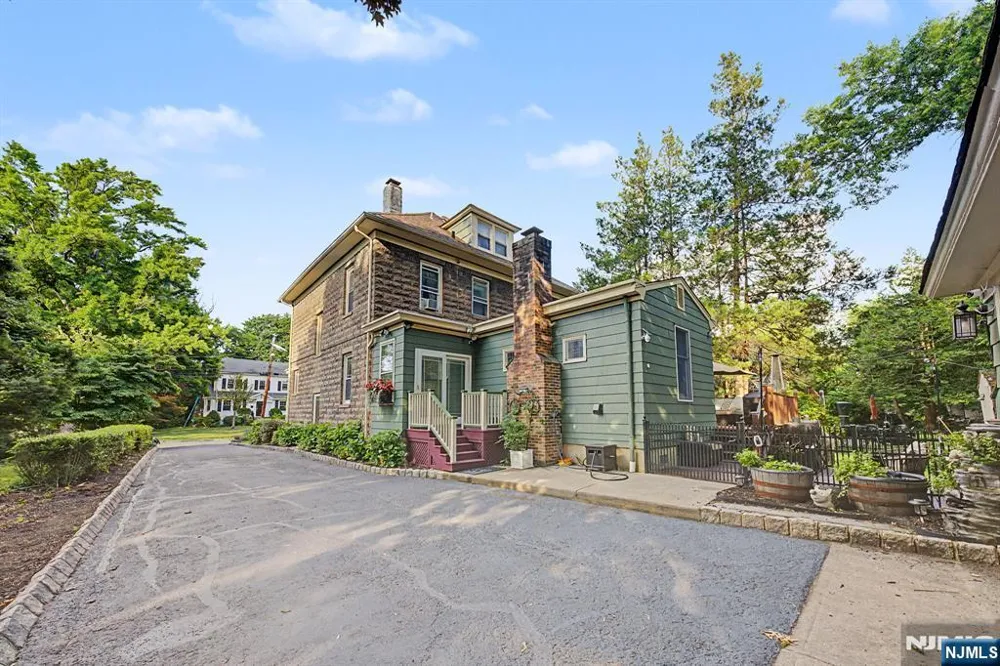11 Willow Street Cranford, NJ 07016