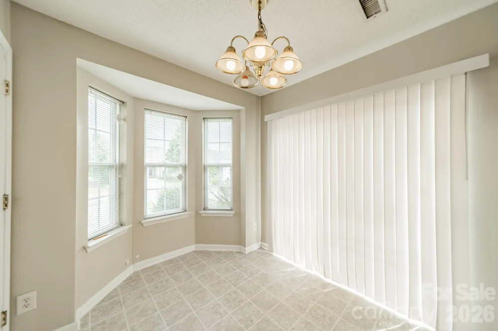 1914 Mission Oaks Street Kannapolis, NC 28083