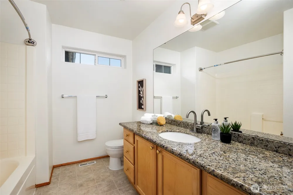 5329 S 319th Street Auburn, WA 98001