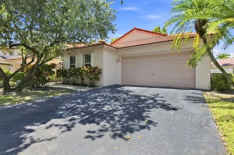 7460 NW 1st Manor