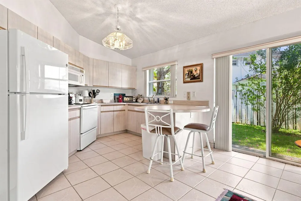 7460 NW 1st Manor Plantation, FL 33317