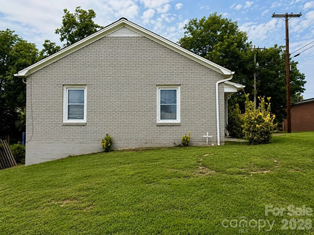 56 1st Avenue SE Taylorsville, NC 28681