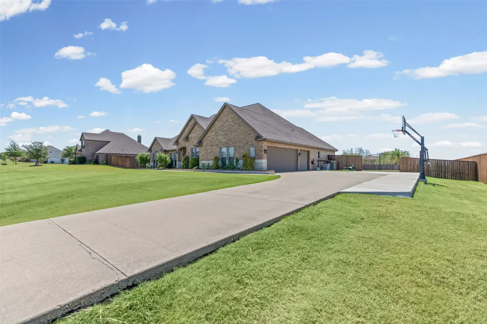 3510 Serene Drive Midlothian, TX 76065