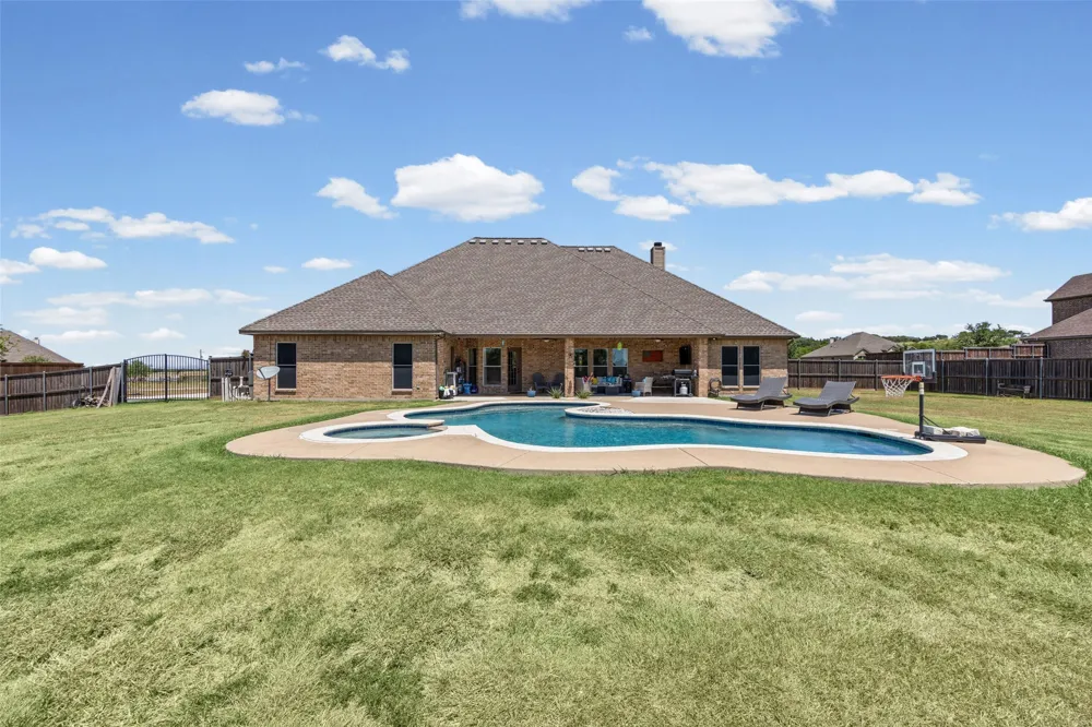 3510 Serene Drive Midlothian, TX 76065