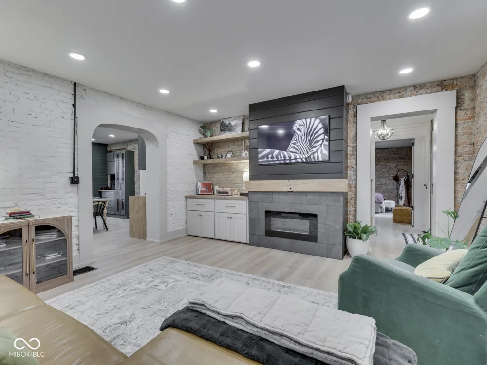 2058 W 100 S Franklin, IN 46131