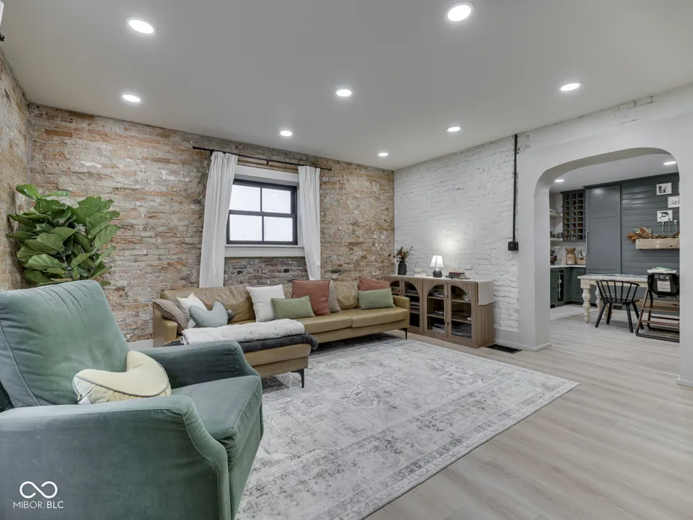 2058 W 100 S Franklin, IN 46131