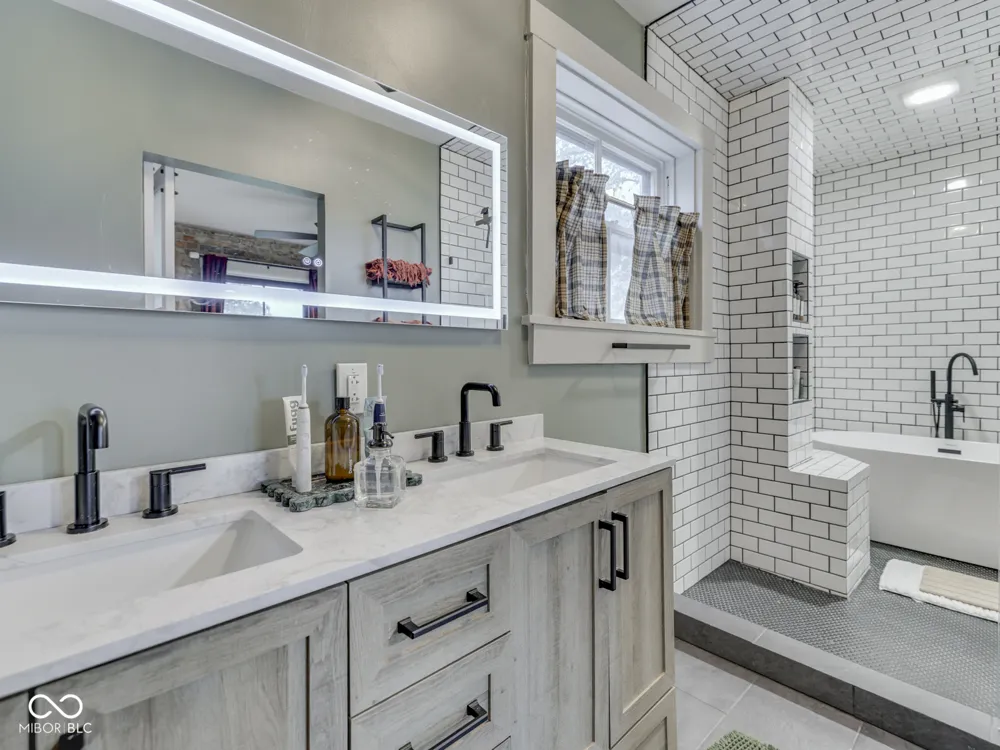 2058 W 100 S Franklin, IN 46131