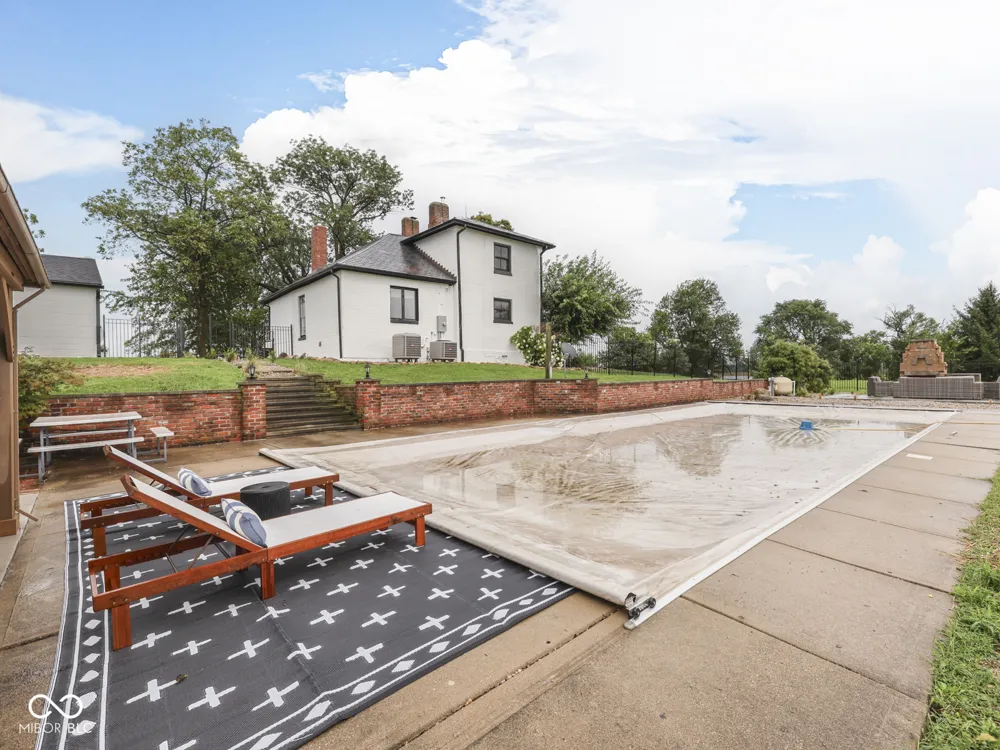 2058 W 100 S Franklin, IN 46131