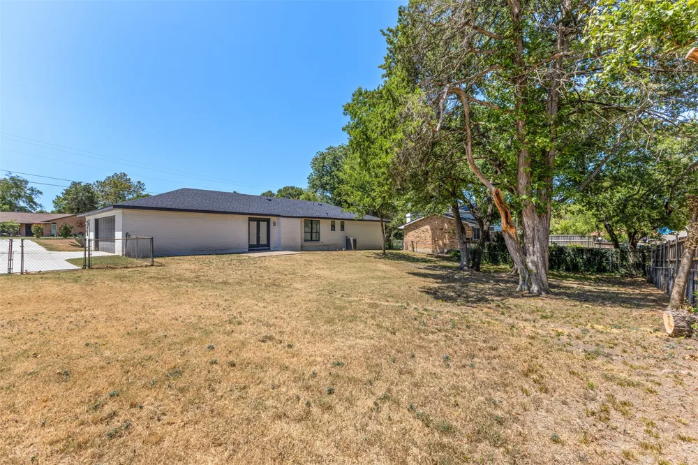 423 Rita Lane Duncanville, TX 75116