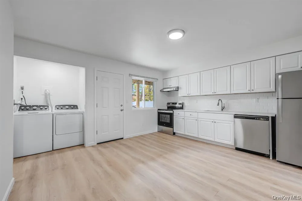54 Evergreen ##A West Babylon, NY 11704
