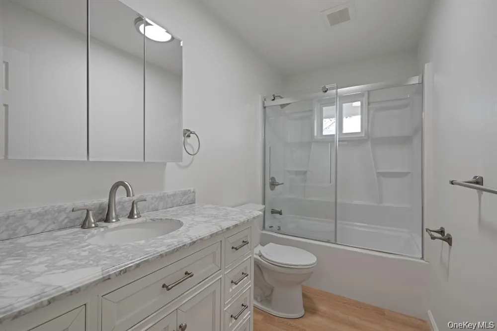 54 Evergreen ##A West Babylon, NY 11704