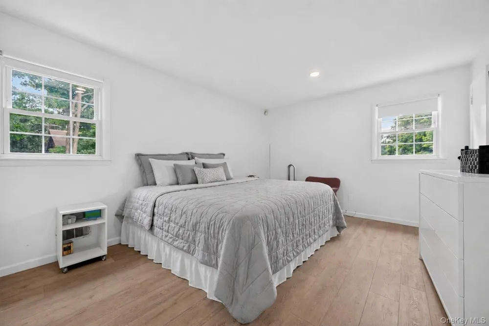 6 Linda Lane Pearl River, NY 10965