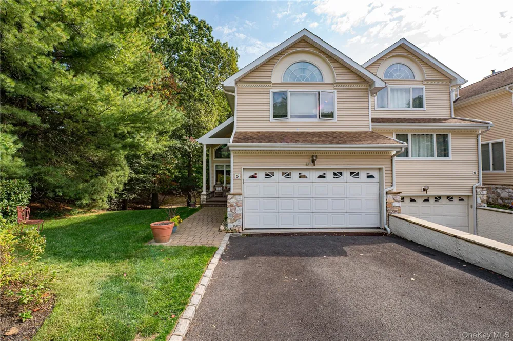 5 Princess Tree Court Port Jefferson, NY 11777