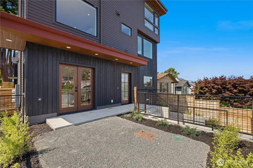 2903 3rd Avenue Seattle, WA 98109