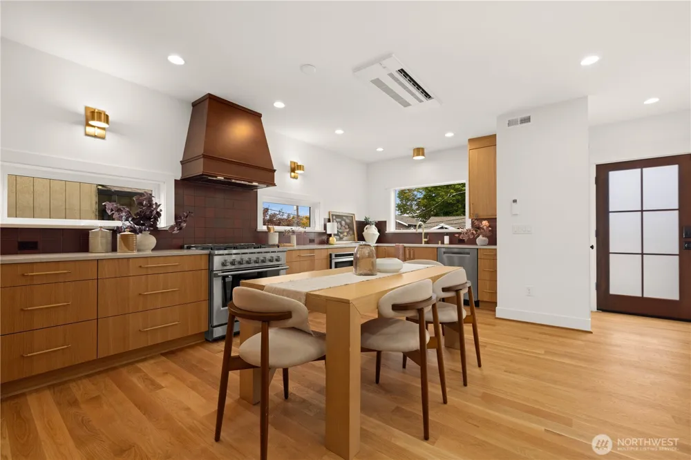 2903 3rd Avenue Seattle, WA 98109