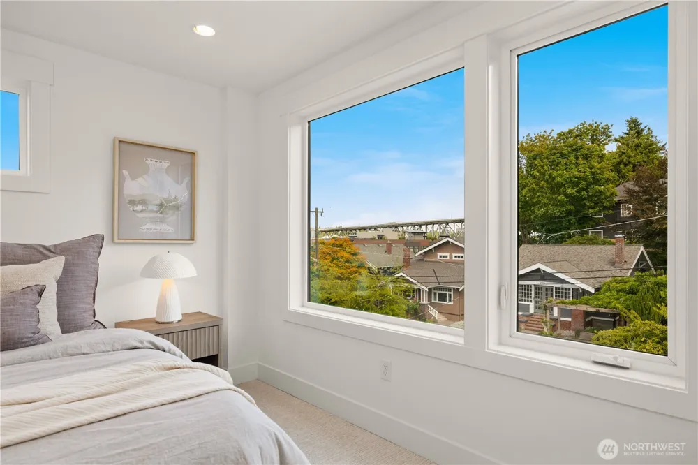 2903 3rd Avenue Seattle, WA 98109