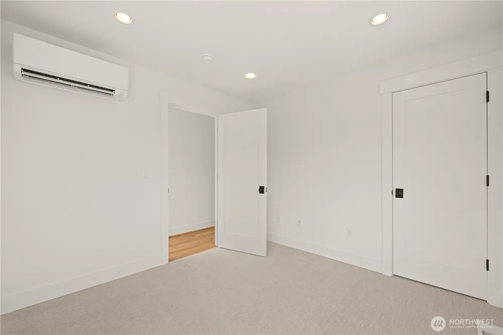 2903 3rd Avenue Seattle, WA 98109