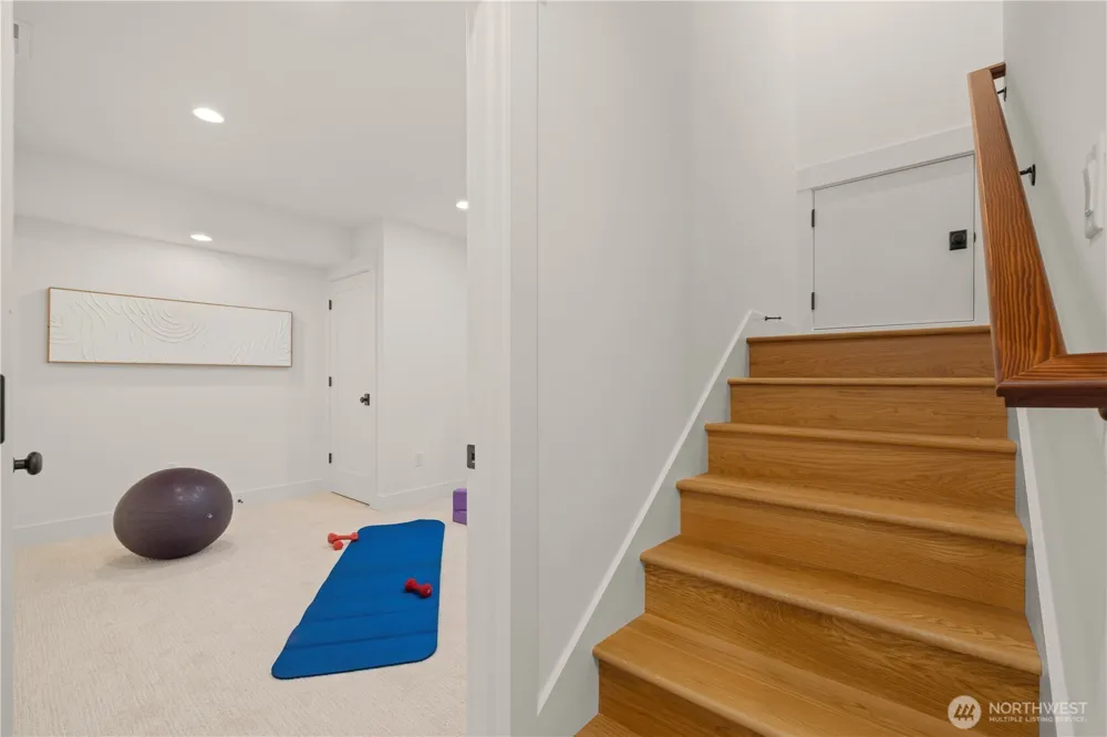 2903 3rd Avenue Seattle, WA 98109