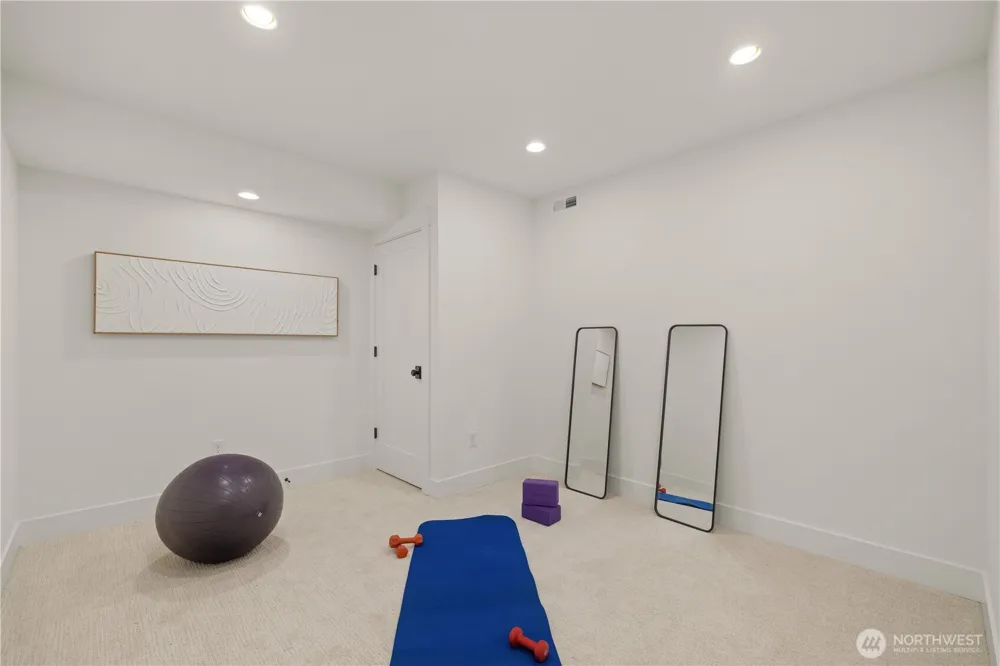 2903 3rd Avenue Seattle, WA 98109
