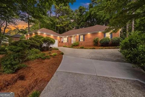 2032 Signal Ridge Chase