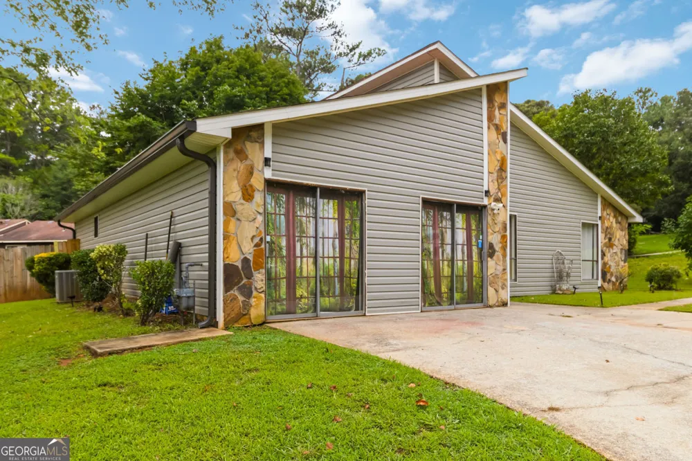 8847 Wellston CT Jonesboro, GA 30238