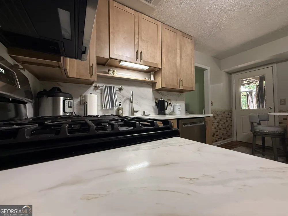 145 London LN Sharpsburg, GA 30277