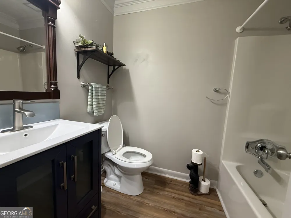 145 London LN Sharpsburg, GA 30277