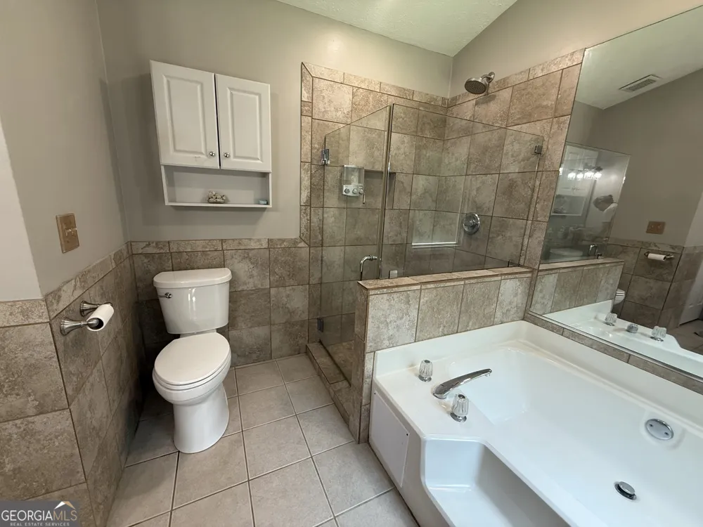 145 London LN Sharpsburg, GA 30277