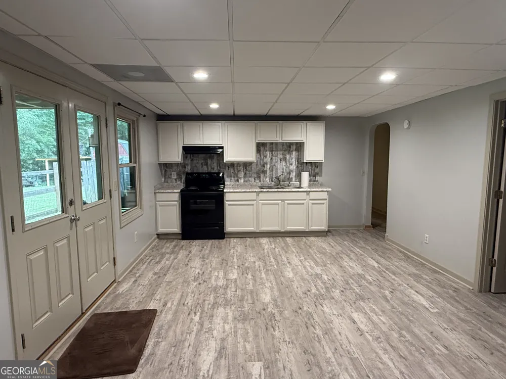145 London LN Sharpsburg, GA 30277