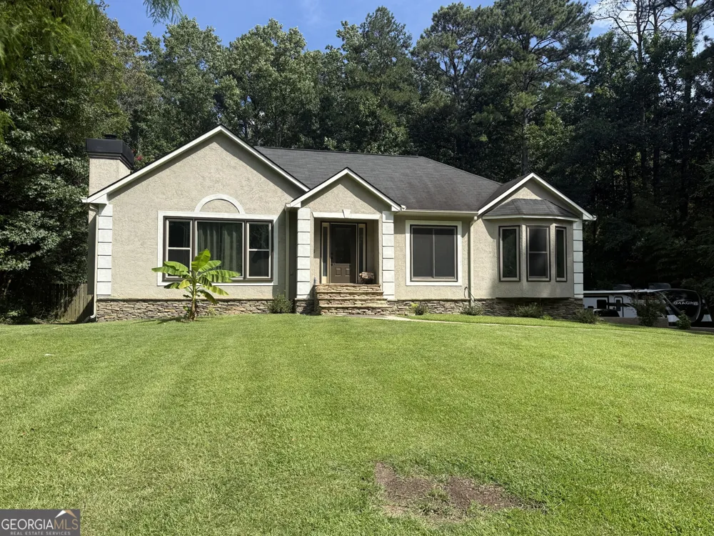 145 London LN Sharpsburg, GA 30277