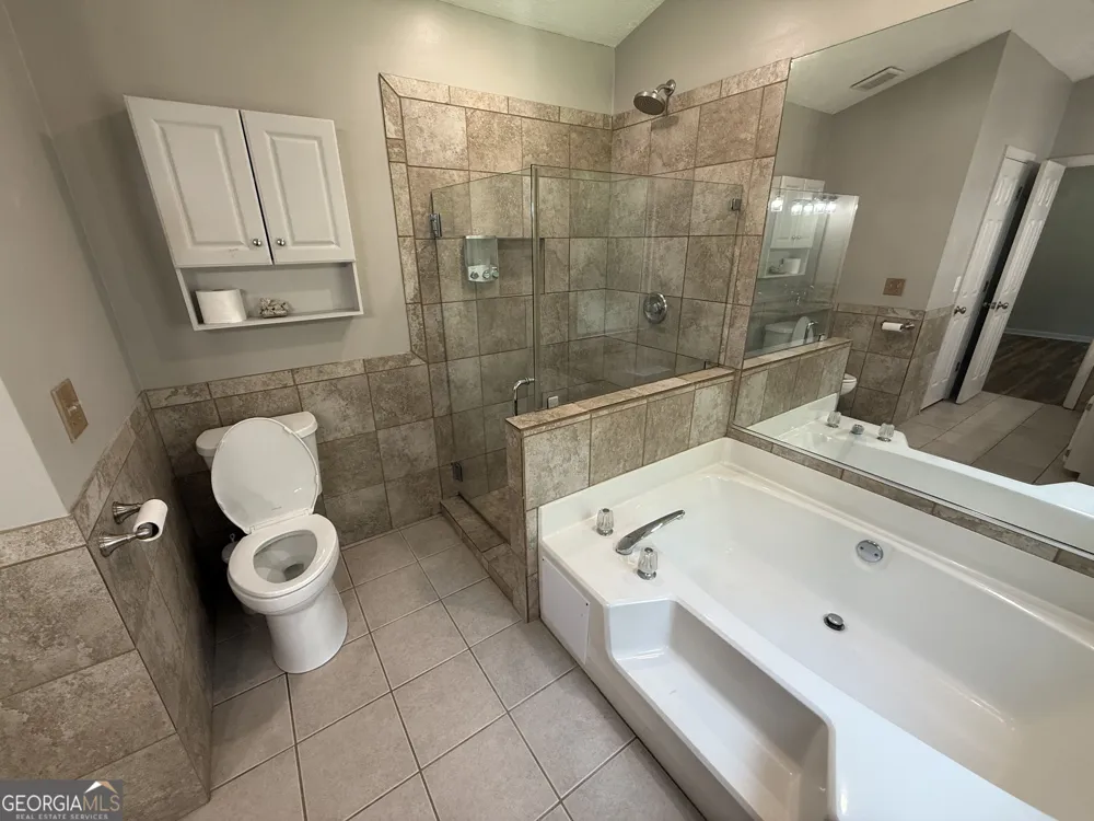 145 London LN Sharpsburg, GA 30277