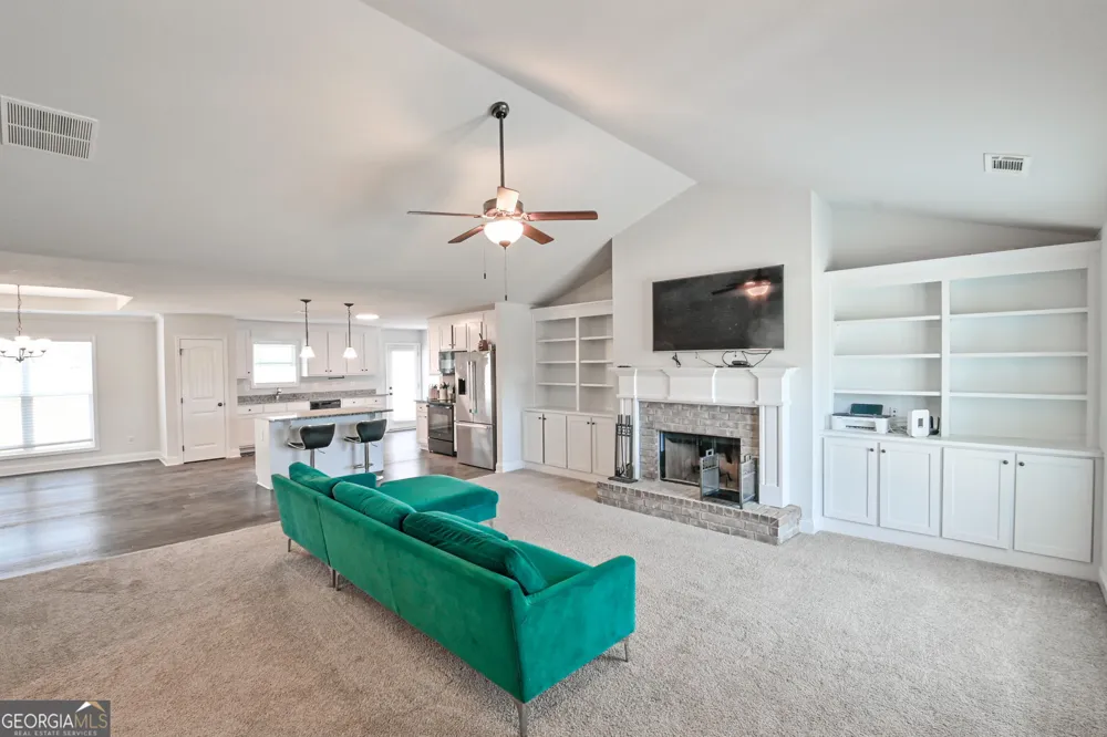 1374 Hardigree RD Winder, GA 30680