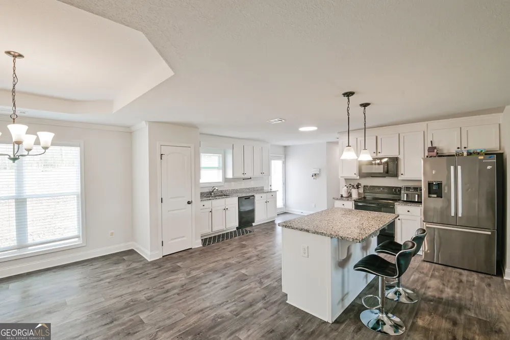 1374 Hardigree RD Winder, GA 30680