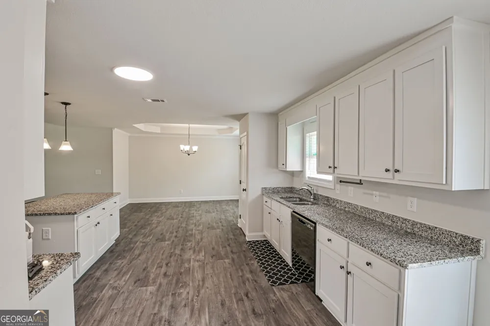 1374 Hardigree RD Winder, GA 30680
