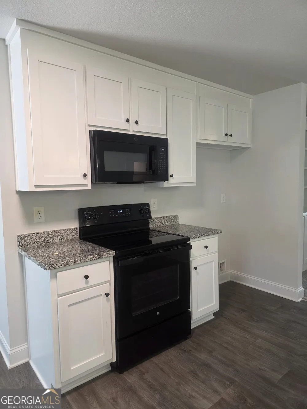 1374 Hardigree RD Winder, GA 30680