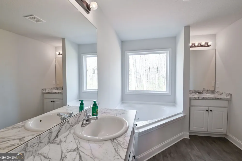 1374 Hardigree RD Winder, GA 30680