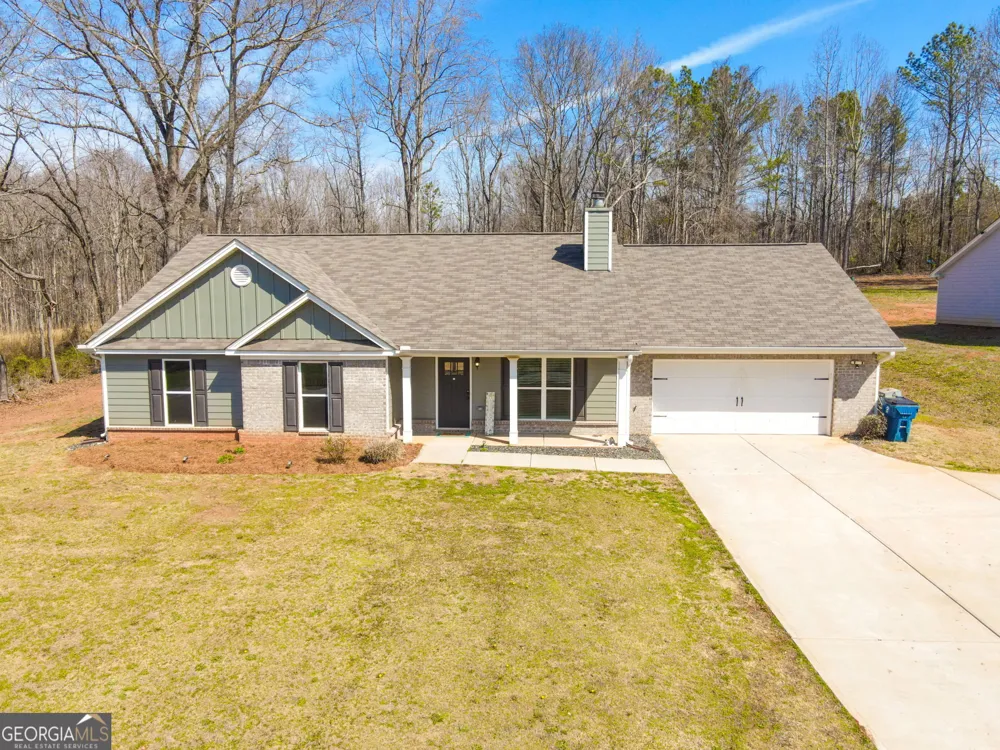 1374 Hardigree RD Winder, GA 30680