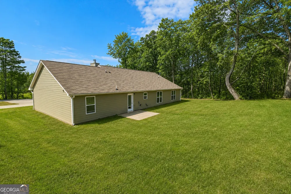 1374 Hardigree RD Winder, GA 30680