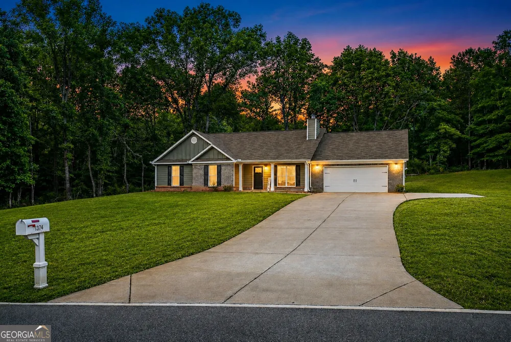 1374 Hardigree RD Winder, GA 30680