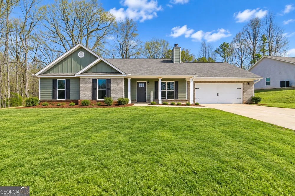 1374 Hardigree RD Winder, GA 30680
