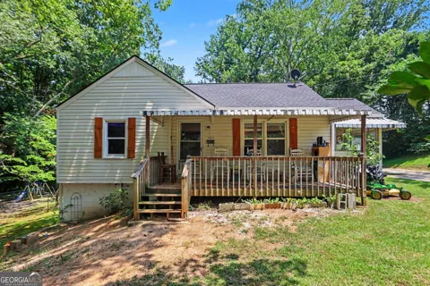 127 White ST
