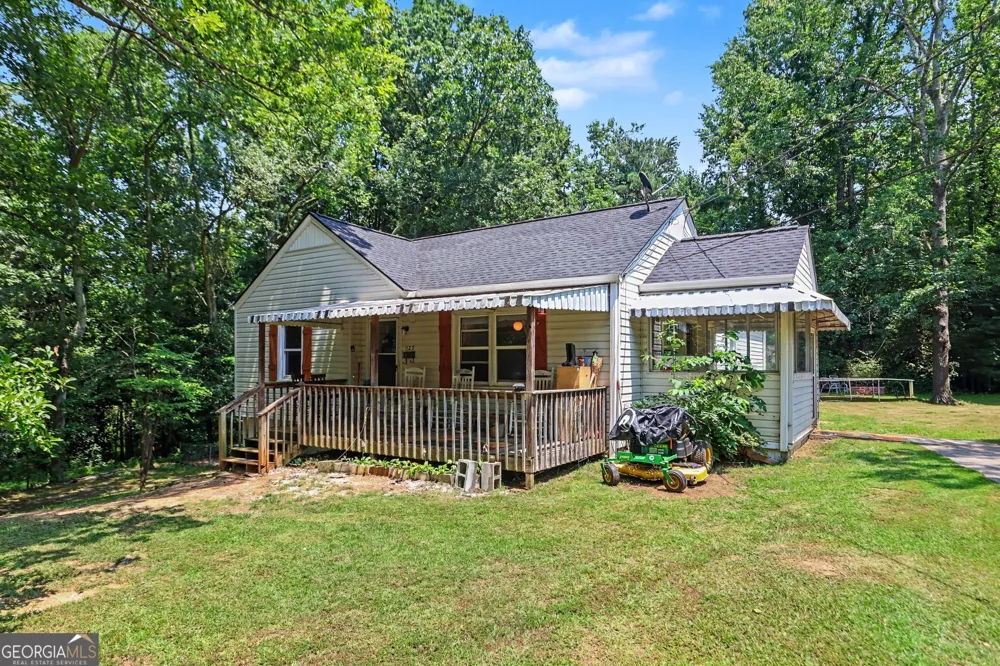 127 White ST Tallapoosa, GA 30176