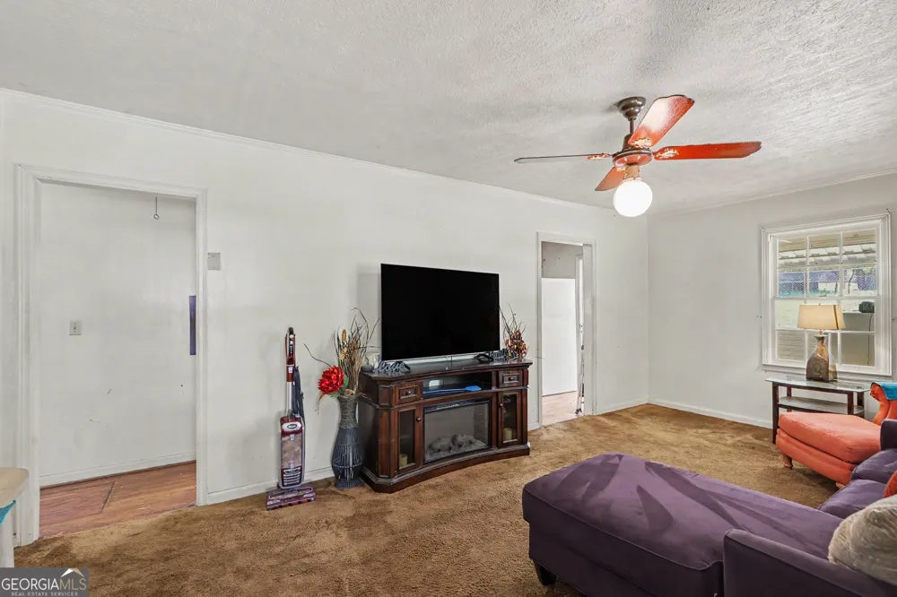 127 White ST Tallapoosa, GA 30176