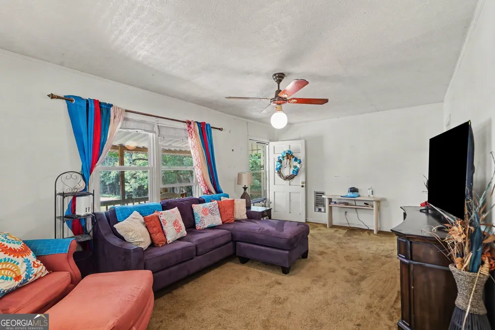127 White ST Tallapoosa, GA 30176
