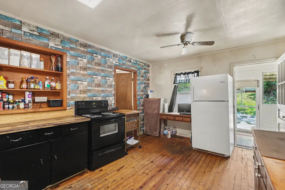 127 White ST Tallapoosa, GA 30176
